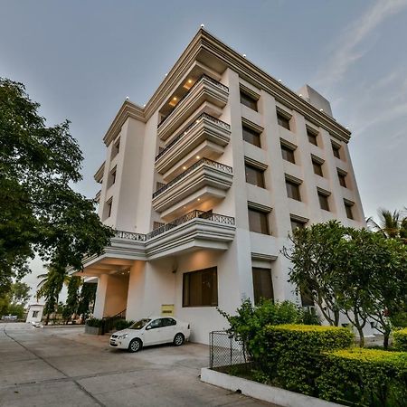 Sun-n-Sand Suites, Shirdi Bagian luar foto